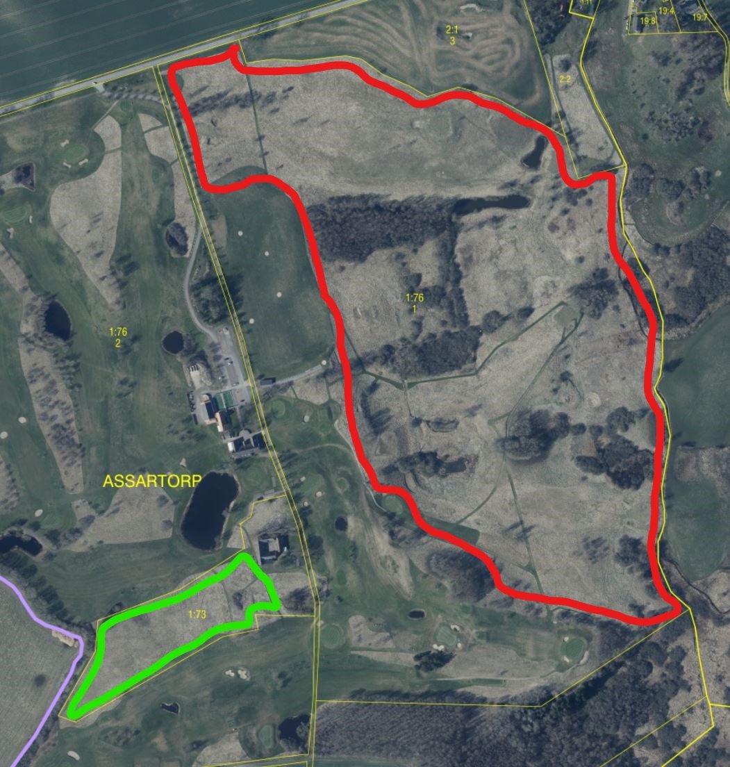 Satellitbild över golfbana med färgmarkeringar för tänkt projektområde.